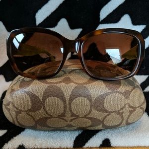 EUC Coach HC8001 Emma Sunglasses +case